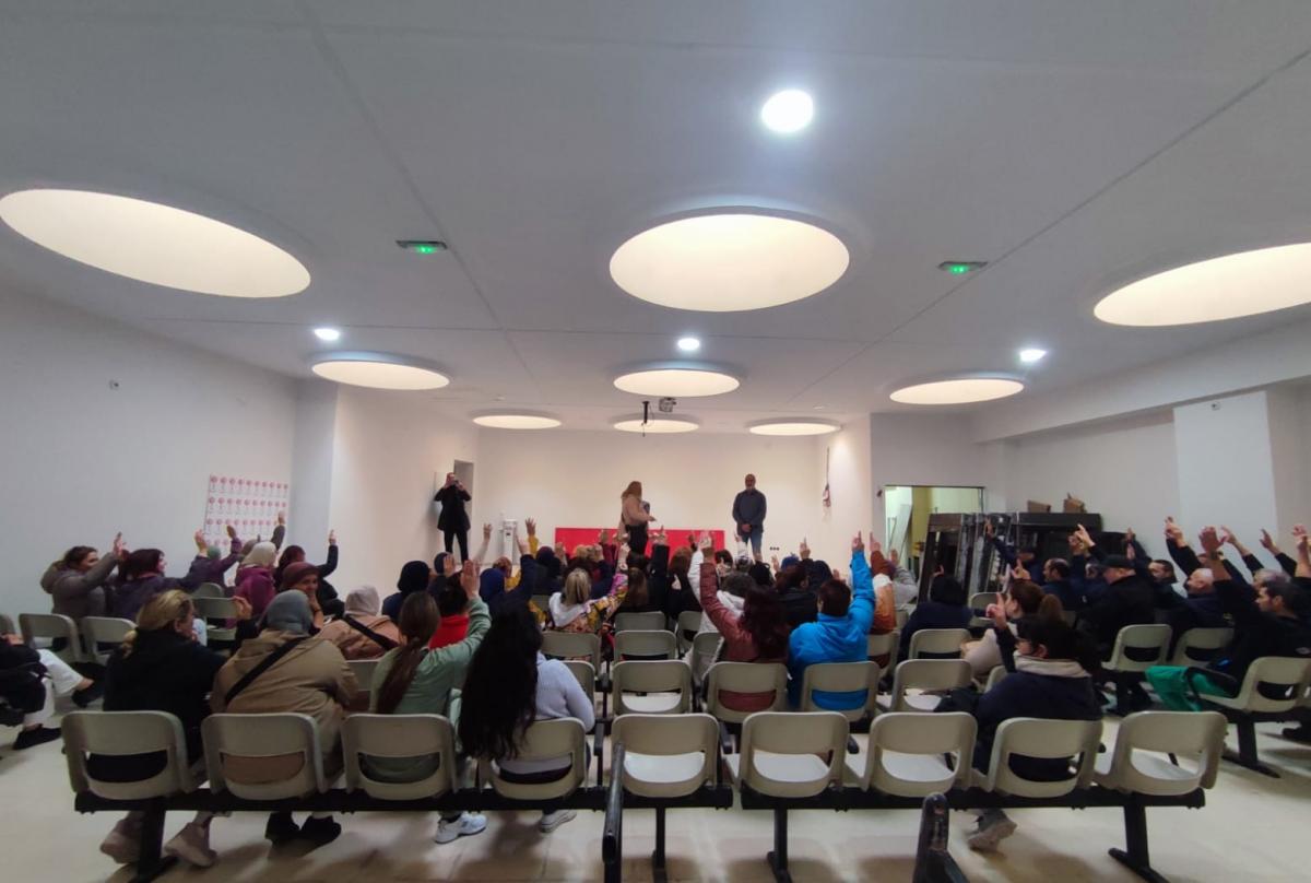 Los sindicatos se han reunido en asamblea con las personas trabajadoras del sector.